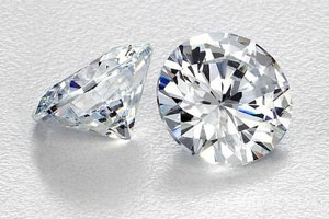 裸钻和成品钻石的价格评估有什么区别