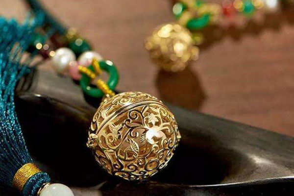 故宫宫廷文化延续，香囊珠宝首饰在回收市场中行情如何？