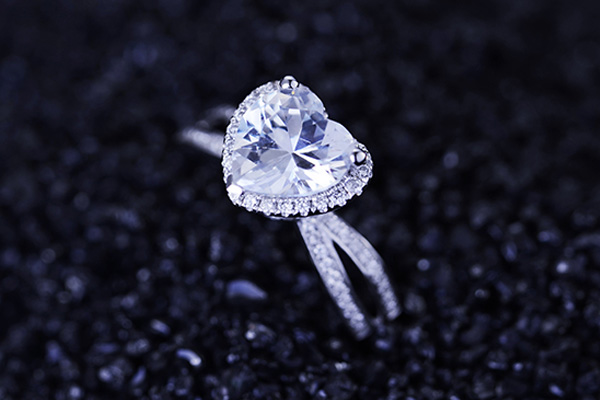 一万块的钻石在二手市场有回收价值吗？
