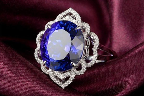 多大的蓝宝石有收藏的价值？解密蓝宝石收藏的秘密