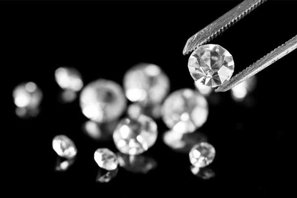一克拉的钻石可以回收多少钱？