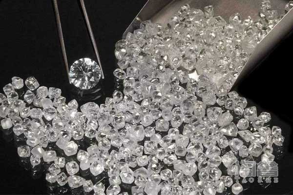 保值力度大的钻石，你知道它们有何共同特点吗？