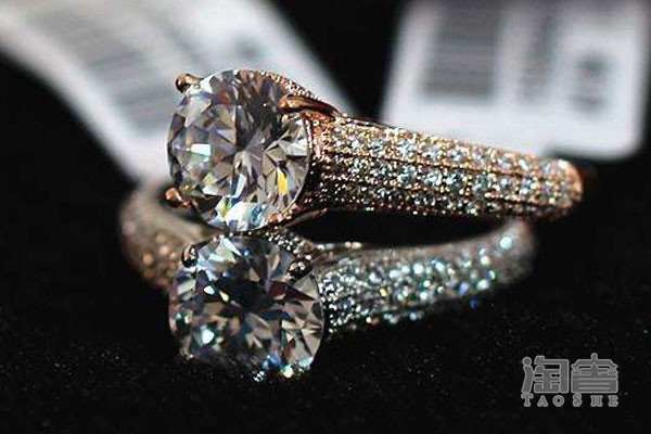 钻石项链可以变卖，回收实体店的变卖价格较高