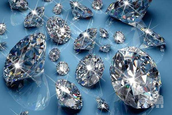 二手变卖时 荧光对钻石卖价的影响